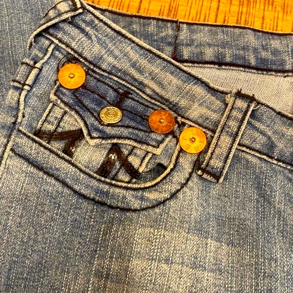 Like new low rise skinny 27 inch waist true religion jeans - Picture 3 of 7